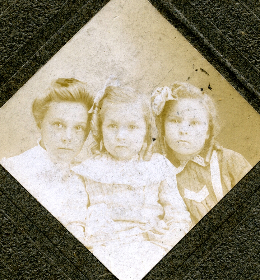 1904~ Grace, Ed & Mabel.jpg