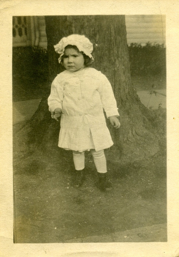 1916-06-16 Norma (Velma's cousin, 13th St Newark NJ).jpg