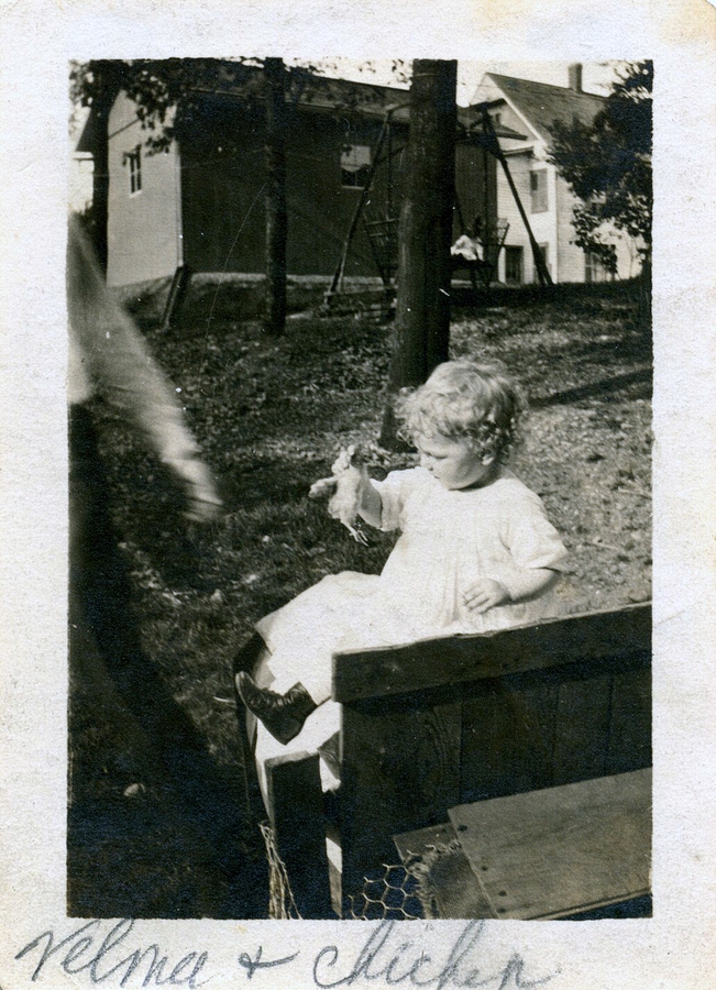 1919-05-26 Velma & Chicken.jpg