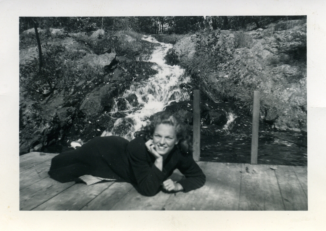 1940-09-27 Velma in Mass.jpg