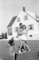 1945-09 3 Cathie, Hank & Grace Barney at Spring Lake.jpg