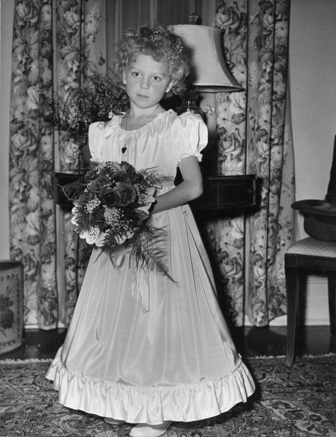 1945-12 1 Carol (flower girl).jpg