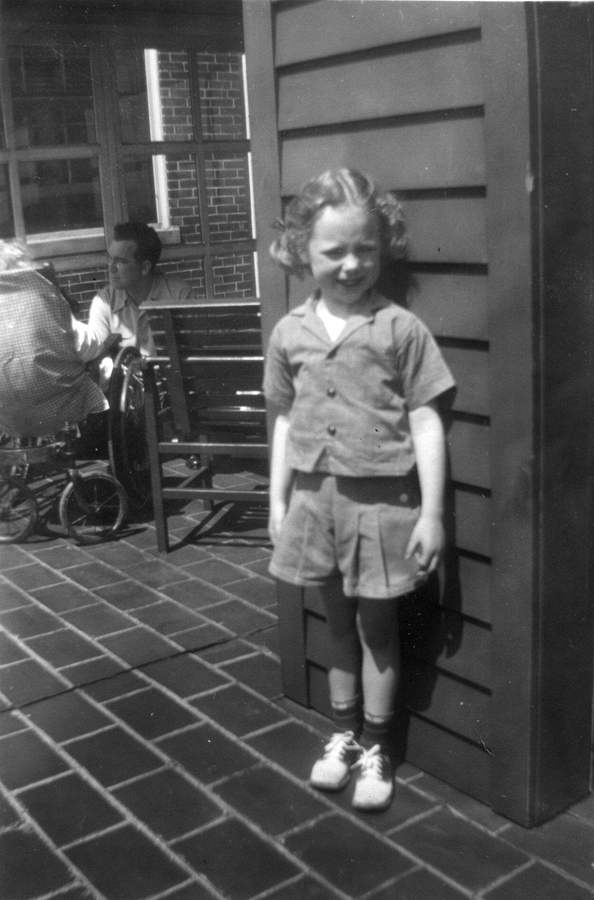 1947-04~ Harry & Ellen visiting Carol at Hospital.jpg