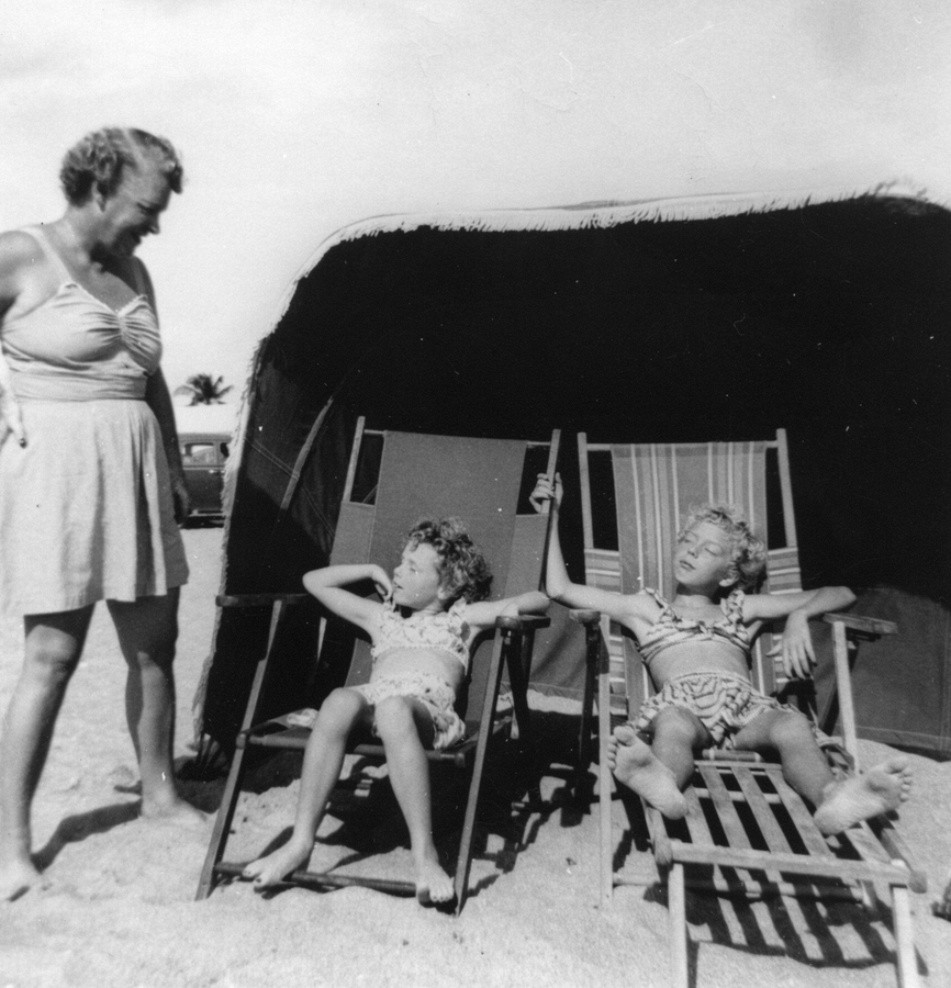 1948-09 2 Nana Keith, Ellen, Kelly.jpg