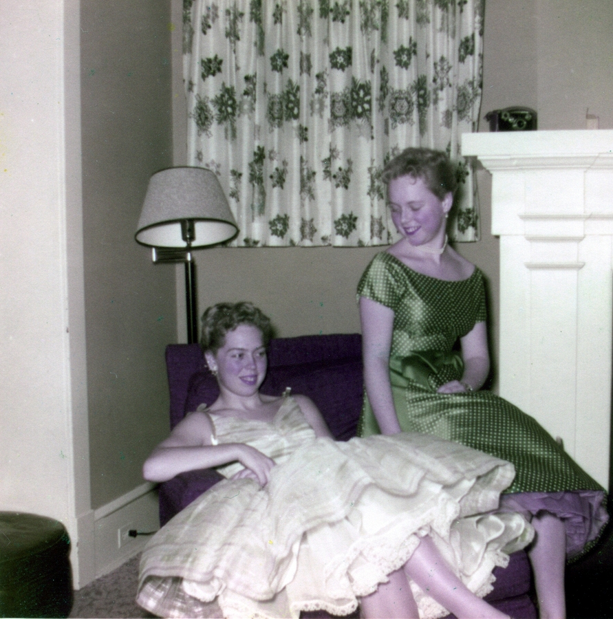 1957-03 Kelly & Ellen.jpg