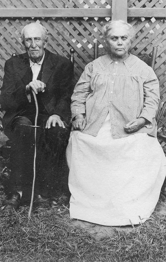 1900~ Bill & Margaret Miles - she was the maid of Liz Perry's grandmother.jpg