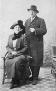 1919~ Liz Perry with her father, Bill Fowler; postcard, Worcester.jpg