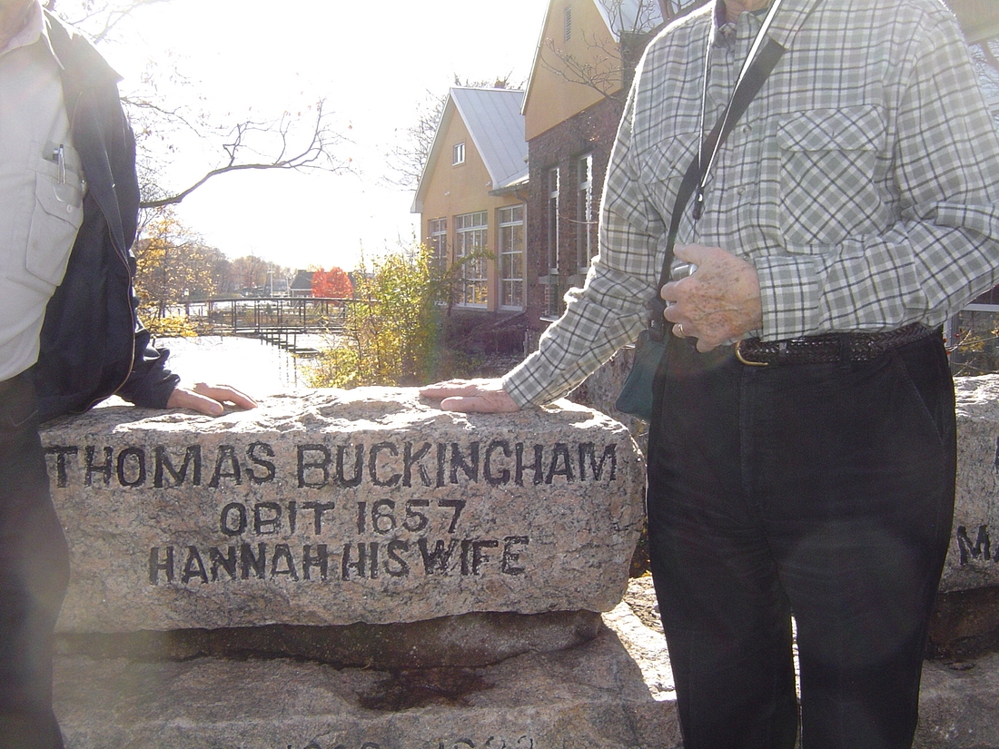 2010-11-18 3 Thomas Buckingham Stone, Founders Bridge, Milford CT.jpg