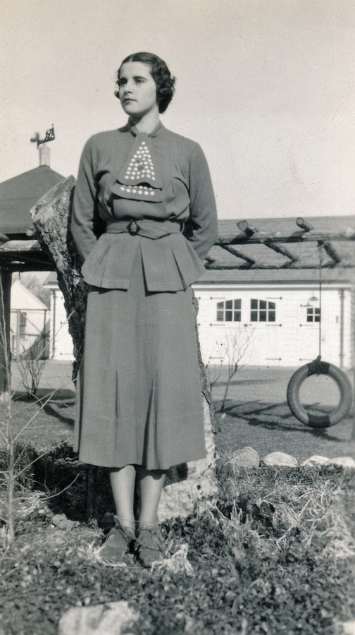 1937-03-07 3 Mary Razee, Woodbridge CT.jpg