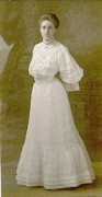 1905 3 Edith Blakeslee, New Haven HS Graduation.jpg