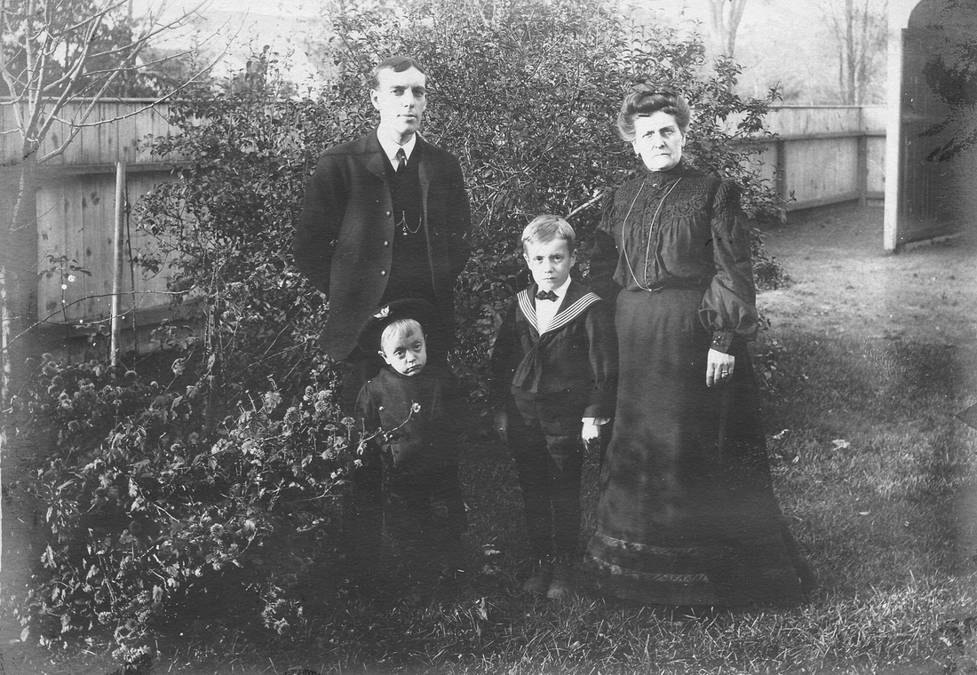 1902-10~ Will, Herbert & Earl Fowler, Fanny Fowler Swift; 801 Elm St, New Haven.jpg