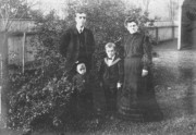 1902-10~ Will, Herbert & Earl Fowler, Fanny Fowler Swift; 801 Elm St, New Haven.jpg