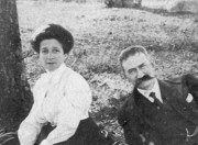 1911~ Aunt Kate & Uncle Raymond Baldwin.jpg