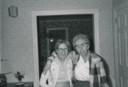 1960-10-02 Ina & Doris, Weston MA.jpg