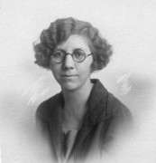 1923-12-20 Doris Frisbie, New Haven CT.jpg