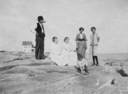 1913~ Uncle J G, Aunt Sis, Aunt Lell, Bess, Doris (12-) & Betty (7+, front).jpg