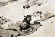 1947-08 3 Leav Pope & Ruthie Ross, Crane's Beach, Ipswich MA.jpg
