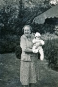 1948-10-09 3 Liz & her great grandson, Pete Jr, on her birthday; 5 Alden Rd, Wellesley.jpg
