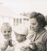 1950-08~ 2 Pete Jr, John & Doris, Ludlow MA.jpg