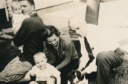 1950-08-05 5 Dan, Pete Sr, Pete Jr, Jane, Becky & Hilliard.jpg