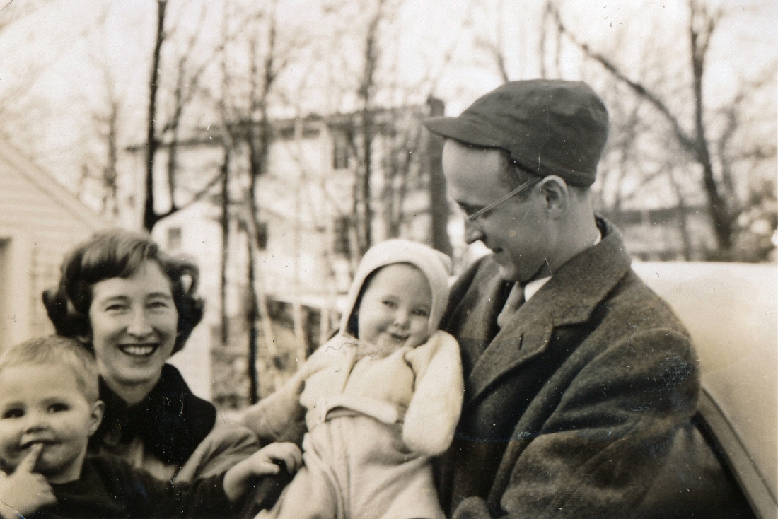1950-12-23 4 Pete Jr; Mary Jean, Kathy & Dick Mankey.jpg