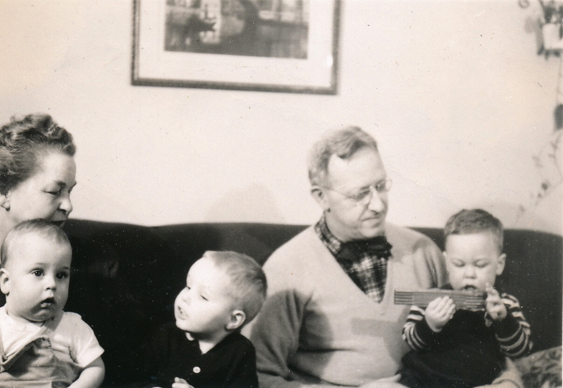 1951-03-09 4 Doris, Dan, Pete Jr, Ped & John.jpg
