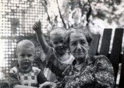 1953-06~ 1 Dan, Pete Jr & Liz; 5 Alden Rd, Wellesley MA.jpg