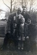 1953-12~ 07 Dan, Hilliard, Pete Jr, Pete & Diane.jpg