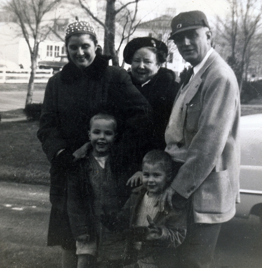1953-12~ 12 Til, Pete Jr, Geneth, Dan & Hilliard.jpg