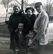 1953-12~ 12 Til, Pete Jr, Geneth, Dan & Hilliard.jpg