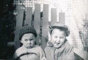 1954-04-25 07 Carl & Dan.jpg