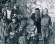 1954-04-25 17 (f) John, Ped & Carl; (r) Dan, Pete, Jack & Pete Jr.jpg