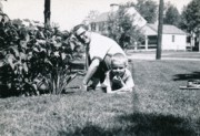 1954-05-30 6 Pete & Pete Jr, a little yardwork.jpg