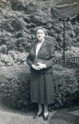 1955-07~ 6 GG (Liz Perry) - 'Go to meeting clothes'.jpg