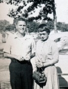 1955-08 08 Pete & Diane, Vacation, Cape Ann & Southern NH.jpg