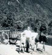 1955-08 09 Pete Jr, Pete & Dan; Crawford Notch State Park, NH.jpg