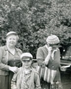 1955-08 20 Geneth, Pete Jr & Til.jpg