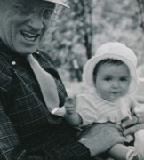 1957-05-27 7 Ped & Andrea; Memorial Day, Perry home, Sudbury MA.jpg