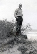 1958-03-30 4 Pete on the cliff, Palm Sunday, Nauset Light Beach, Cape Cod.jpg