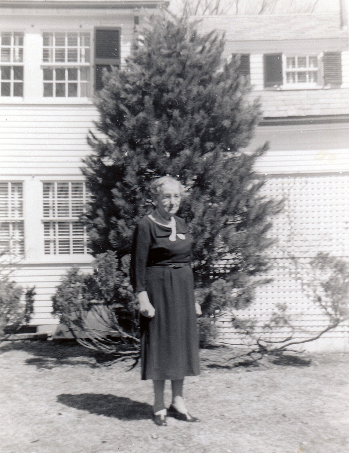 1958-04~ Liz Perry, 'Cribbage Champ'.jpg