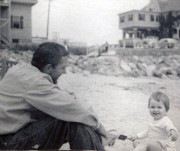 1958-06 5 Pete & Andrea, Rockport Beach MA.jpg