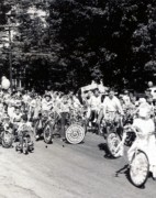 1960-07-04 7 Decorated Bicycles - Pete Jr in helmet liner, Ronny Stitt, Chuck Ellis (turning toward camera).jpg