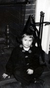 1960-10-31 2 Andrea on outer hearth, Needham MA.jpg
