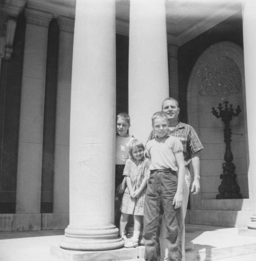 1961-08-07~ 2 Dan, Andrea, Pete Jr & Pete; art museum, Bowdoin College, Brunswick ME.jpg