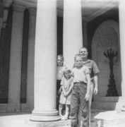 1961-08-07~ 2 Dan, Andrea, Pete Jr & Pete; art museum, Bowdoin College, Brunswick ME.jpg