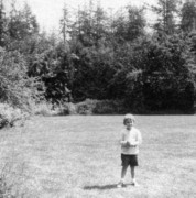 1961-08-11~ 11 Andrea, back lawn, Islesboro ME.jpg