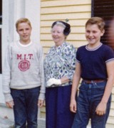 1962-09-03 1 Pete Jr, Geneth & Dan; front of house, Islesboro ME.jpg
