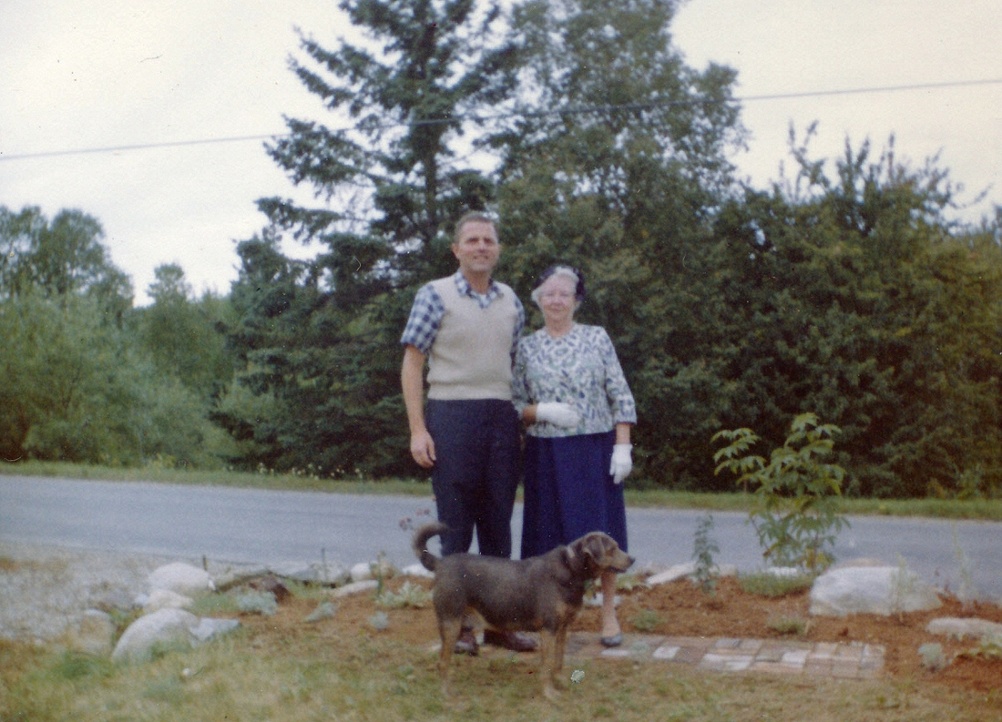 1962-09-03 3 Pete & Geneth, Islesboro ME.jpg
