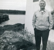 1963-08 13 Pete at the lighthouse, low tide, Islesboro ME.jpg