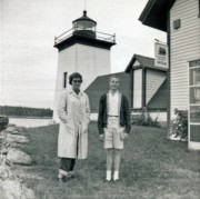 1963-08 14 Diane & Pete Jr, outside Museum, Ferry Landing, Islesboro ME.jpg